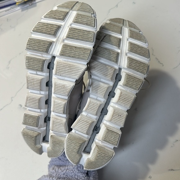 On clouds - Picture 4 of 6